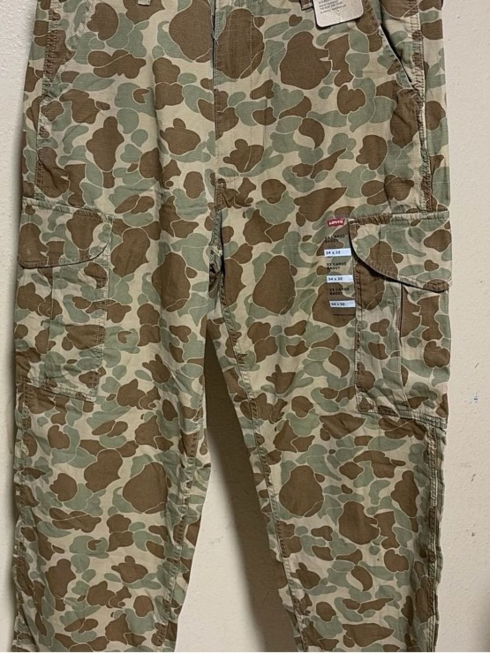 Levi's Men's Camouflage Cargo Pants in Brown and Green
